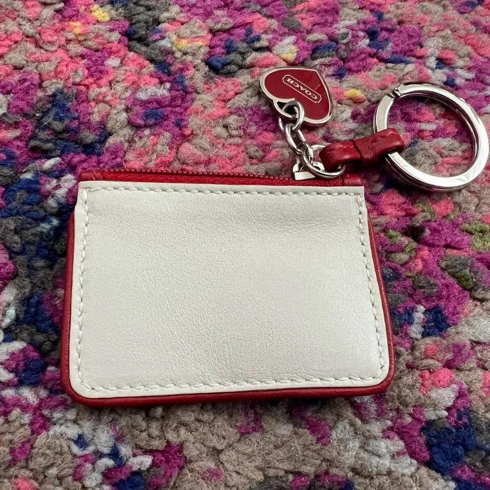 Coach Cream and Red Leather Card Keyring with enamel red heart vintage - Picture 2 of 6